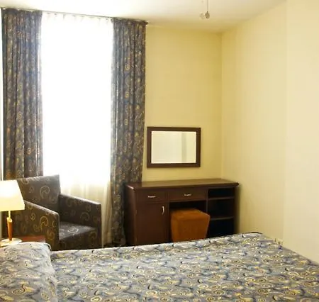 Aparthotel Baran Airport 3*
